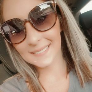 Meet your Posher, Chelsey